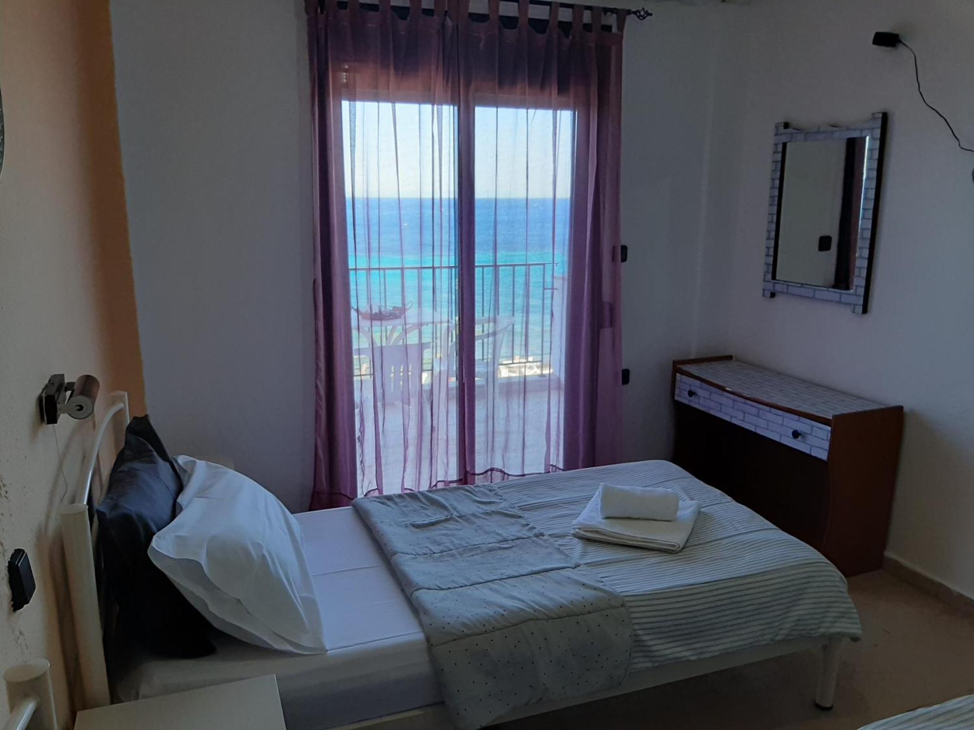 Alexiadis Apartments Aya Paraskevi Dış mekan fotoğraf