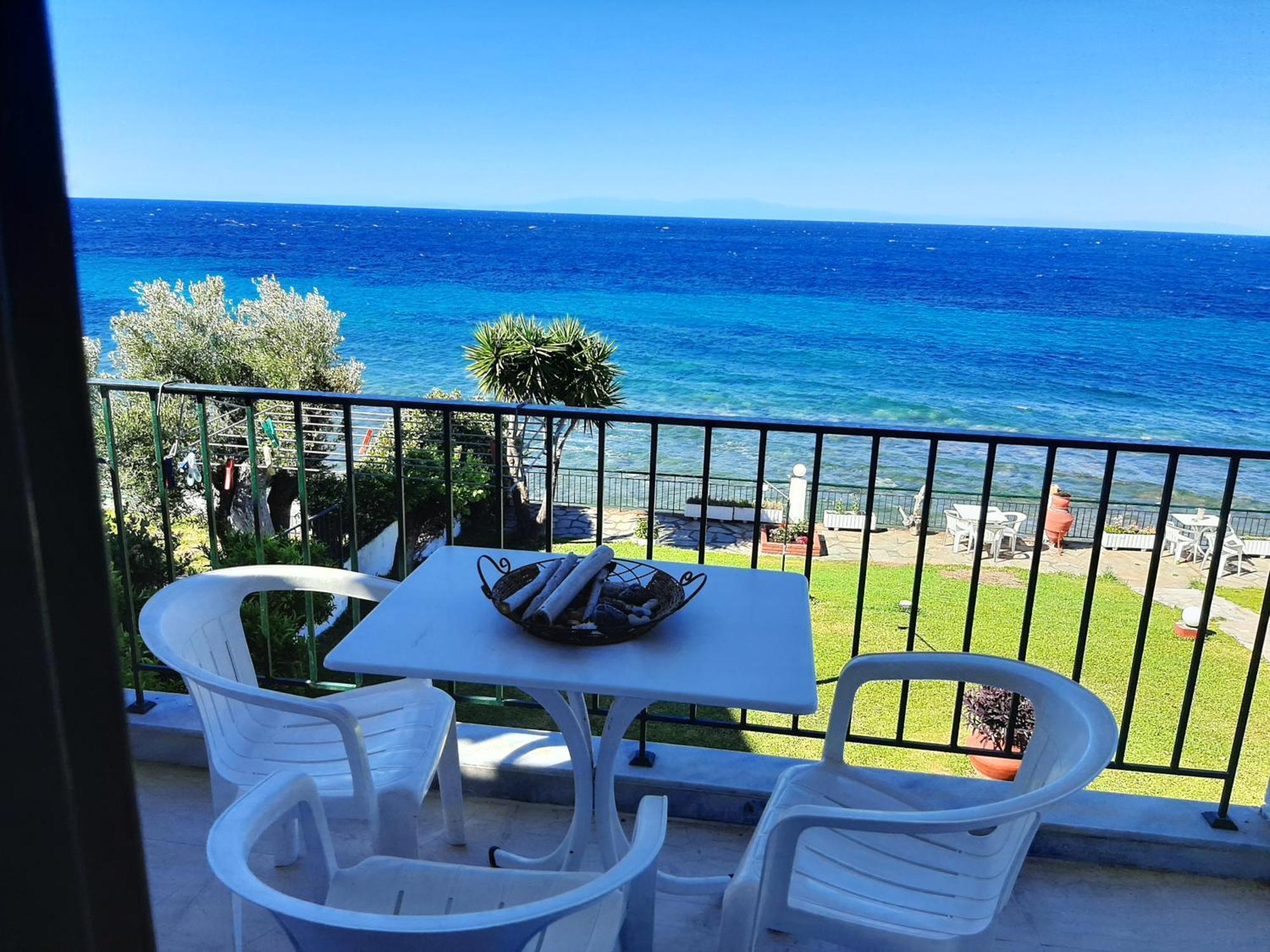 Alexiadis Apartments Aya Paraskevi Dış mekan fotoğraf