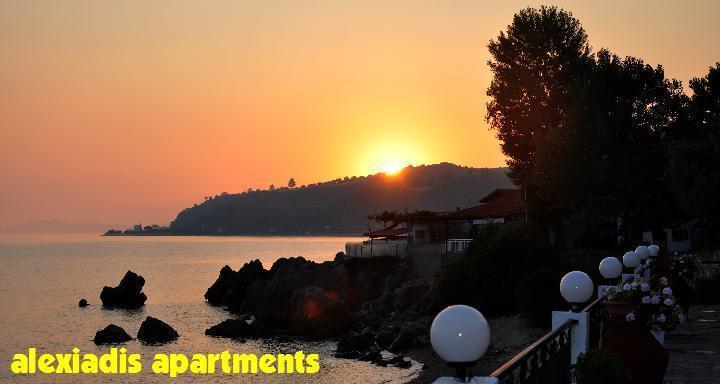 Alexiadis Apartments Aya Paraskevi Oda fotoğraf